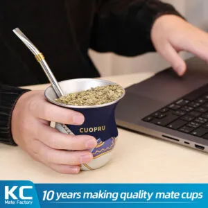 Becher mit Sattelmuster, matt, mit UV-Druck